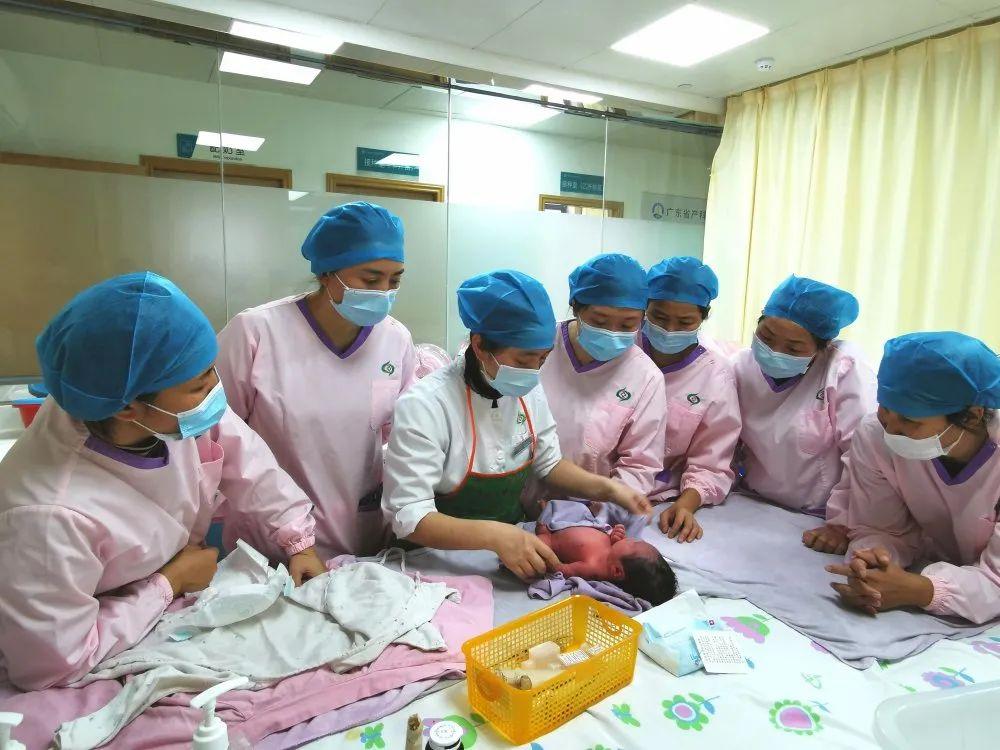 阜康市妇婴监护型护送
